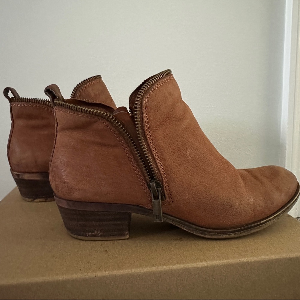 Lucky Brand women’s ankle boots - size 6